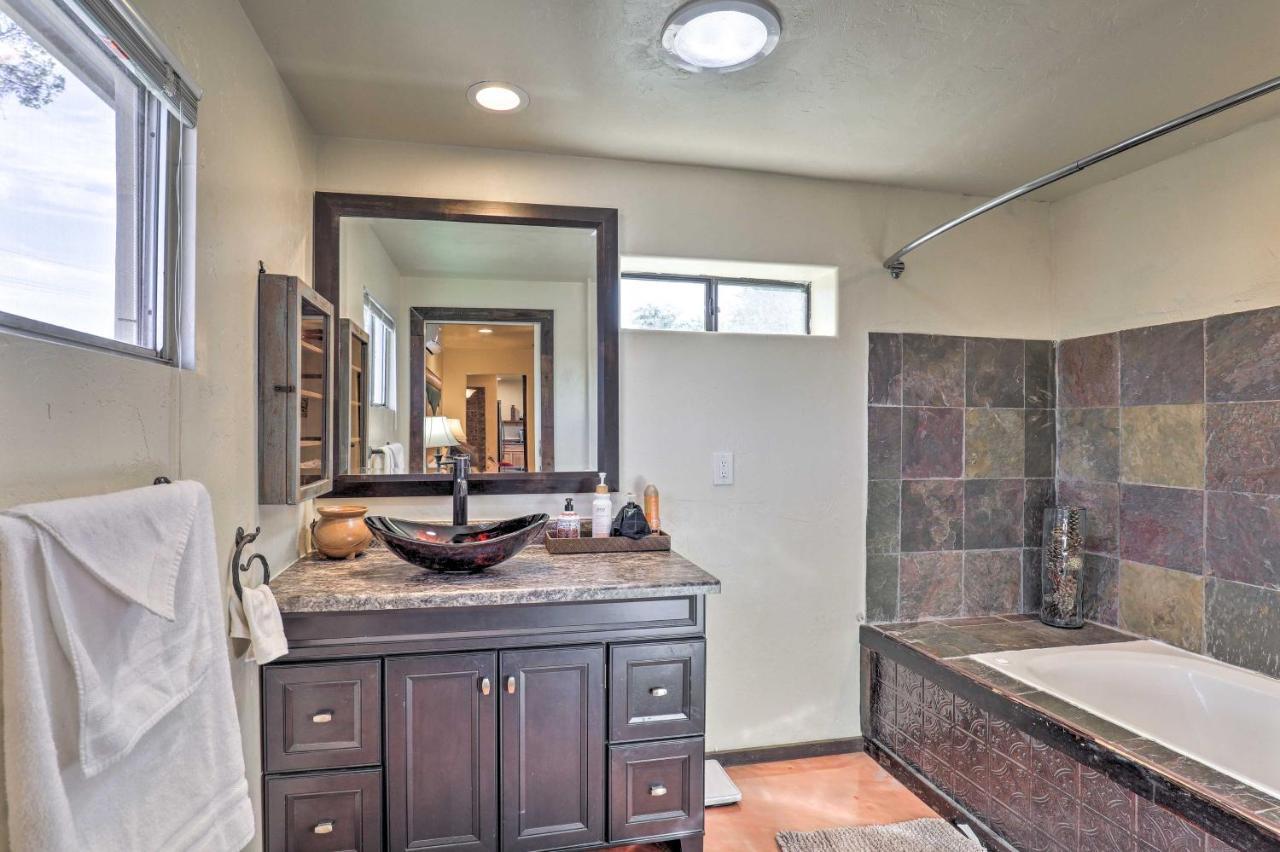 Pet-Friendly Tucson Casita Shared Hot Tub And Porch Vila Exterior foto